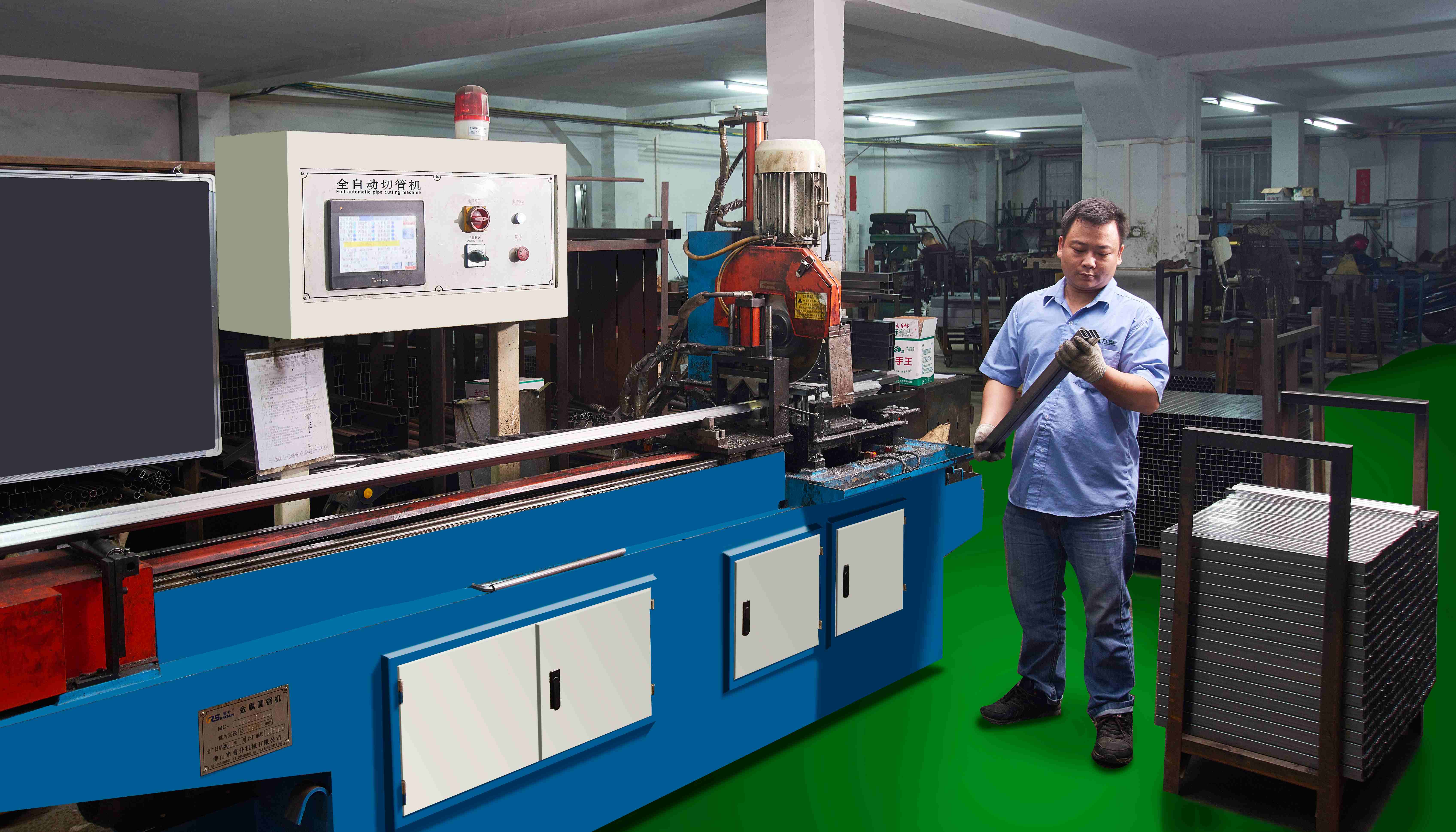 Equipo automático de corte de tubos en la fábrica de AOLIKE