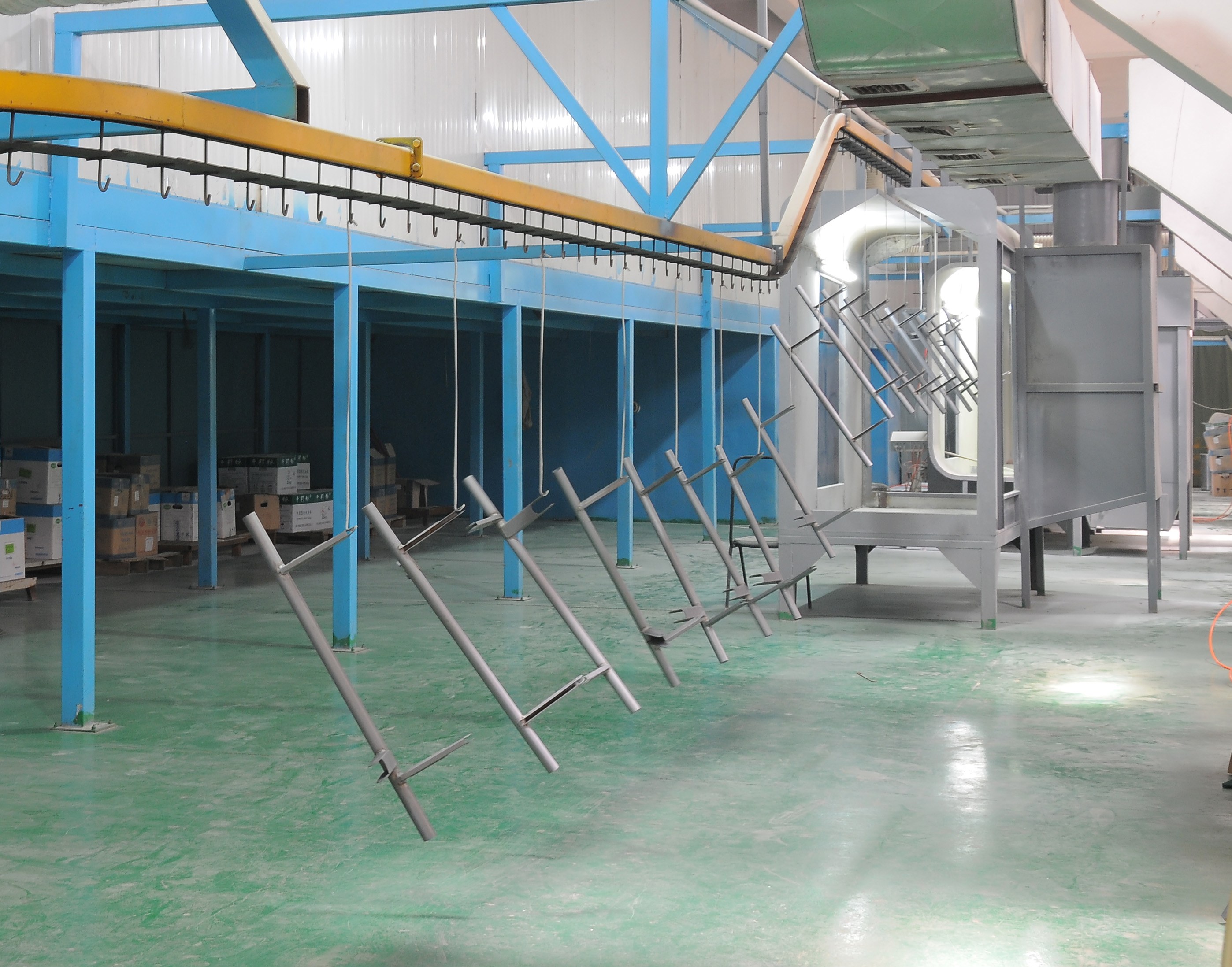 Línea de pintura en polvo en la fábrica de AOLIKE